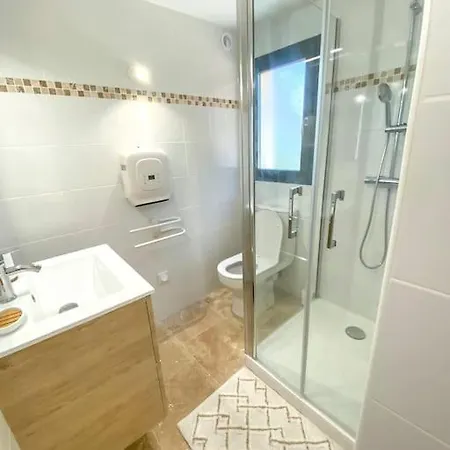 Mazet Entre Et Garrigue Avec Piscine Nîmes