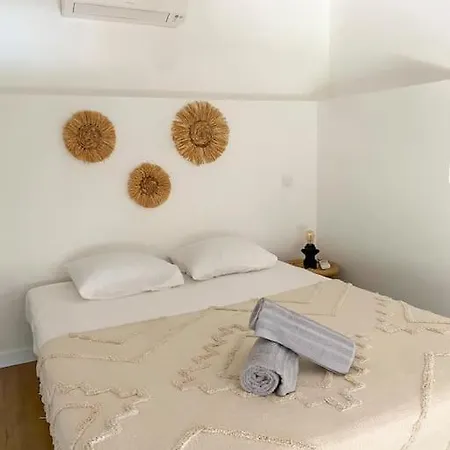 Mazet Entre Et Garrigue Avec Piscine * Nîmes